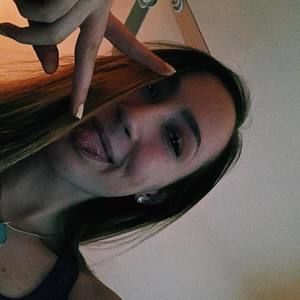 Meet your Posher, Carissa